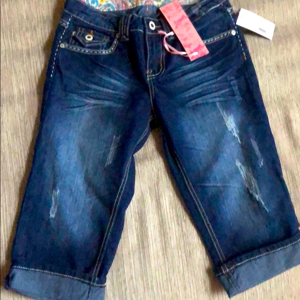 YMI capris - Picture 3 of 5